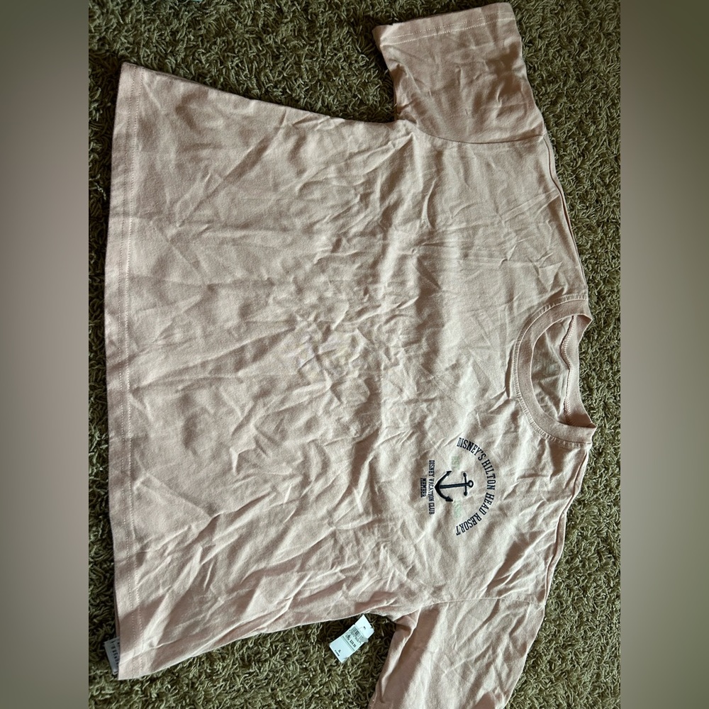 BRAND NEW WITH TAGS!! Pink Disney’s Hilton Head (Disney Vacation Member) shirt